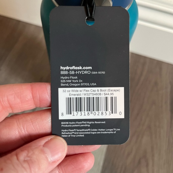 Hydro flask 32 ounce wide with flex cap and boot (escape) in Emerald Blue. - Picture 6 of 8